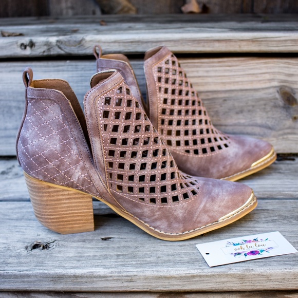 Shoes - **LAST 1** Mi.iM Vera Booties